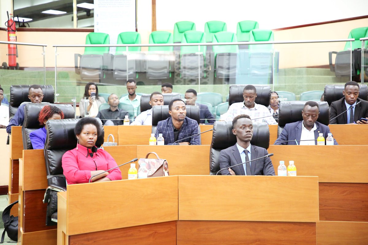 RwandaParliamnt's tweet photo. Today, Hon. @DushimimanaL and Hon. Rubagumya E. Furaha hosted students from @Uni_Rwanda in the School of Governance and Public Administration. They learned about the functioning of the both Chambers of the Parliament in matters of legislation and oversight of Government actions. https://t.co/y4Q9dIaMJK