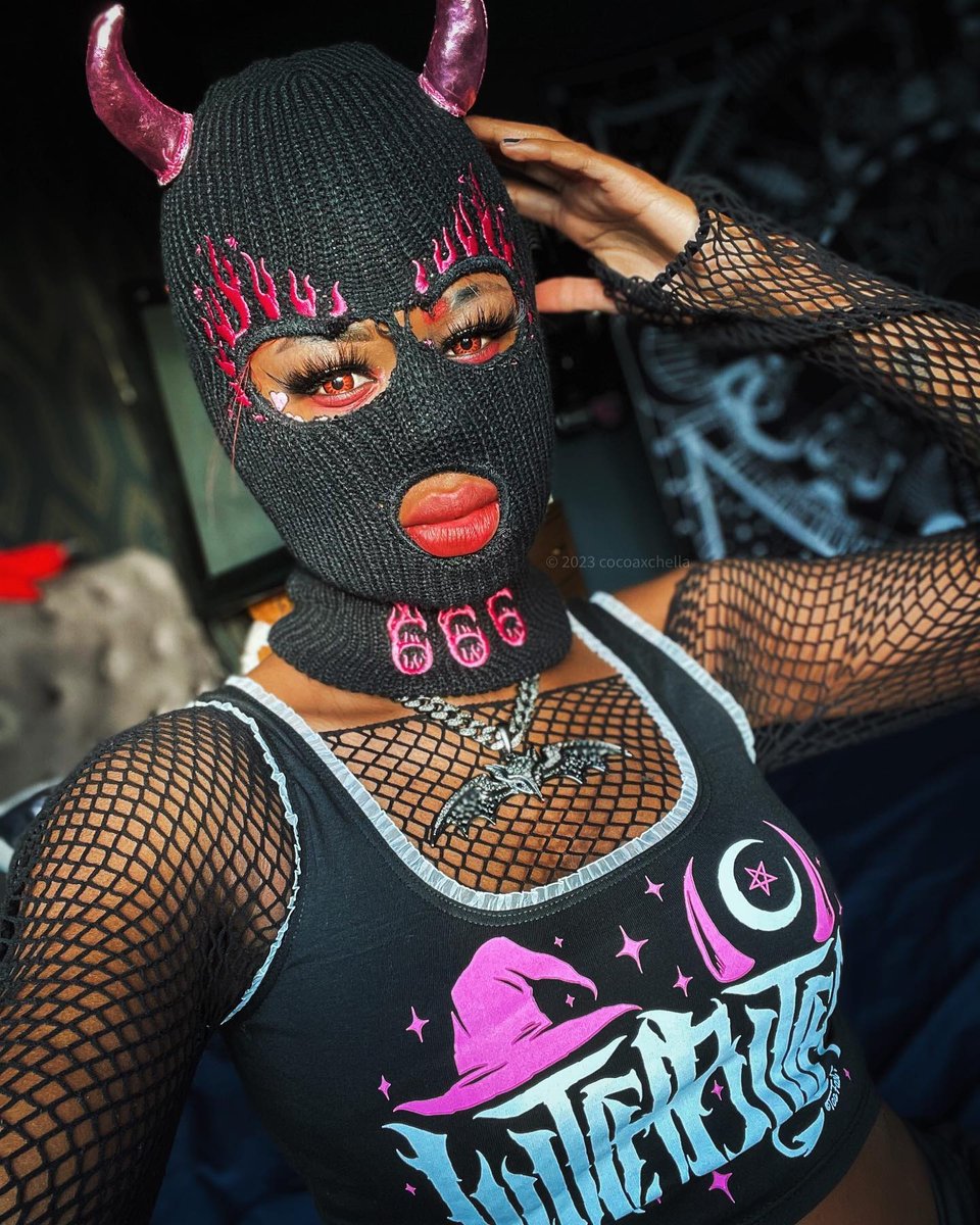 toofastclothing's tweet photo. 🔥666🔥

#TooFastClothing #Balaclava #WitchBitch #SpringGoth https://t.co/67N0vF4aYN