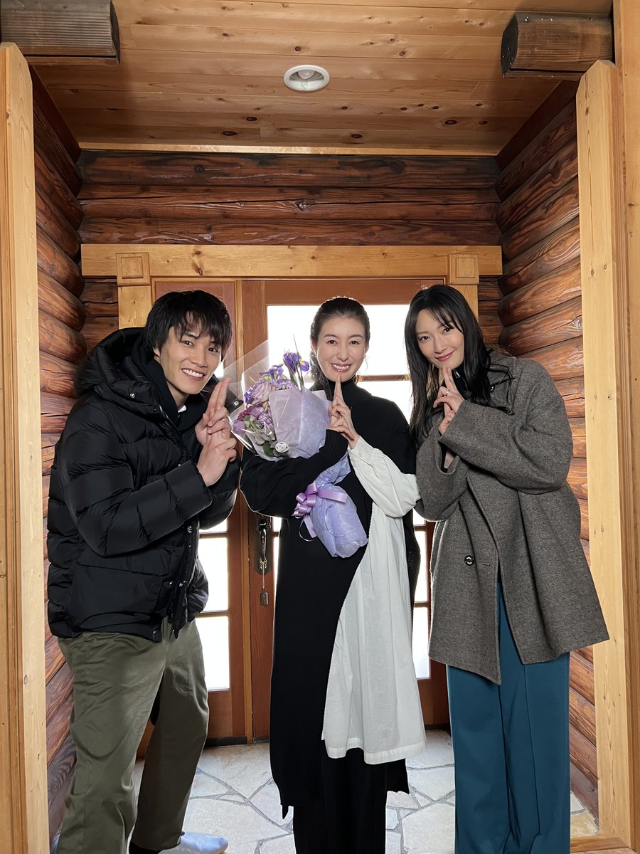 ／
#忍者に結婚は難しい
クランクアップ！🎉
＼

蛍の姉・月乃楓役の
#ともさかりえ さん💖

蛍と悟郎を支える、素敵なお姉さんの
楓でした！✨

最終回は #TVer で見逃し配信中📲
tver.jp/lp/episodes/ep…

#菜々緒 #鈴木伸之