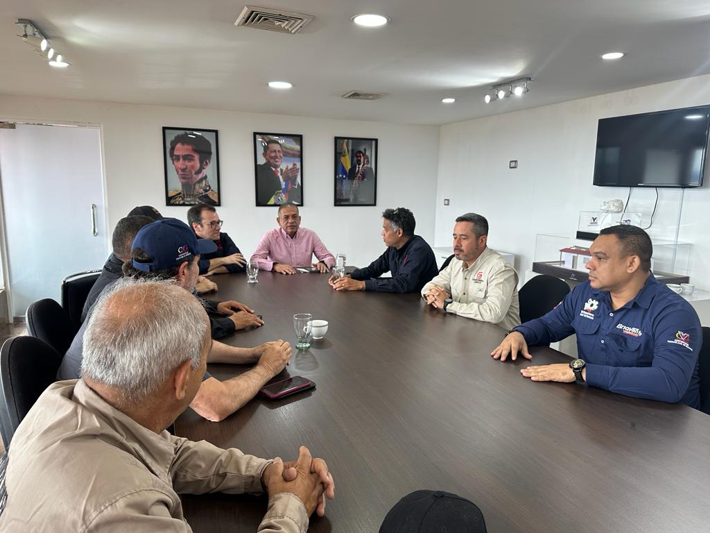 #21Mar Reunión semanal de Presidentes de las Empresas Básicas en el marco del mes de la Industria Nacional con la participación del gobernador obrero <a href="/amarcanopsuv/">Ángel Marcano</a> y nuestro presidente, Dr. #PedroMaldonado . #ProducirEsVencer #MaduroGolpeALosCorruptos