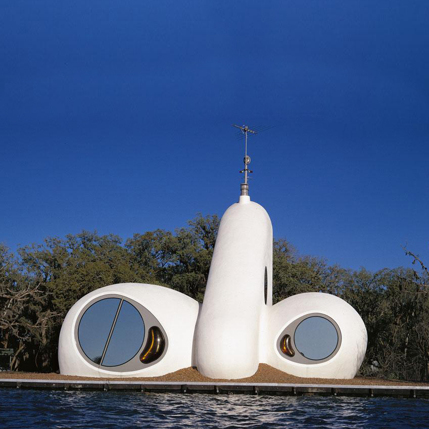 twistopherrobin's tweet photo. #Architecture 1972 #AngletonTexas "House of the Century" "Designed and built by Doug Michels and Chip Lord of the avant-garde San Francisco design collective Ant Farm, with architect Richard Jost, this lakeside retreat near Houston..." https://t.co/e5p2LkWcp9