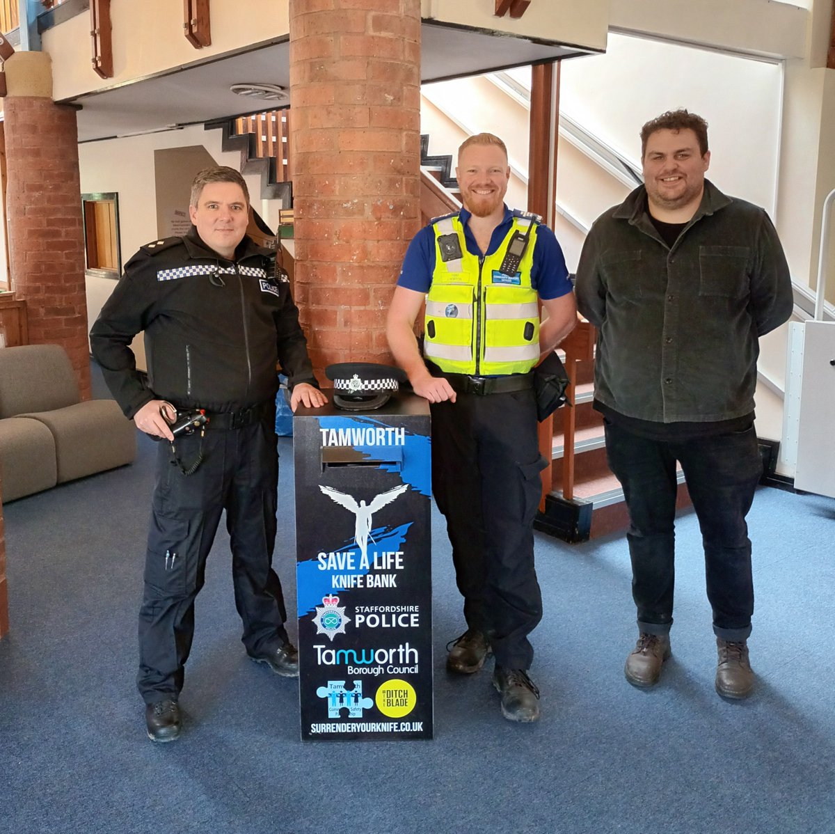 The Knife Bank has been installed at St Martins, Stonydelph where you can dispose of any found knives or ones you wish to dispose of.
For safety/security reasons the bank will be kept indoors at St Martins so will only be accessible during opening hours

#OpSceptre #DitchTheBlade