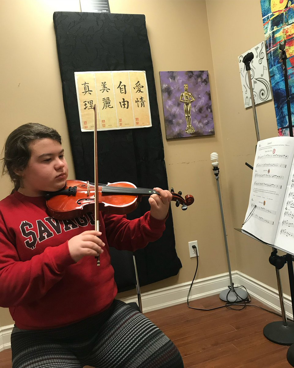 TriToneMusic's tweet photo. Catherine is learning to play on a new string and it doing a phenomenal job! 

#TriToneMusicStudios #TriToneMusicStudiosOrangeville #Violin #ViolinLessons #ViolinTeacher #ViolinLessonsOrangeville #ViolinTeacherOrangeville #BeginnerViolin #KidsLearningViolin https://t.co/74wP1GHIzu