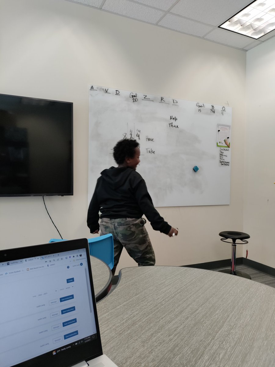 jlang_04's tweet photo. What a rewarding job. Taking a few minutes to develop a strong relationship with a student, and it turns into the highlight of my day most days. #rRelationshipsMatter #McKinleystrong #MathConnectsUs https://t.co/Hw0lyey5Kl
