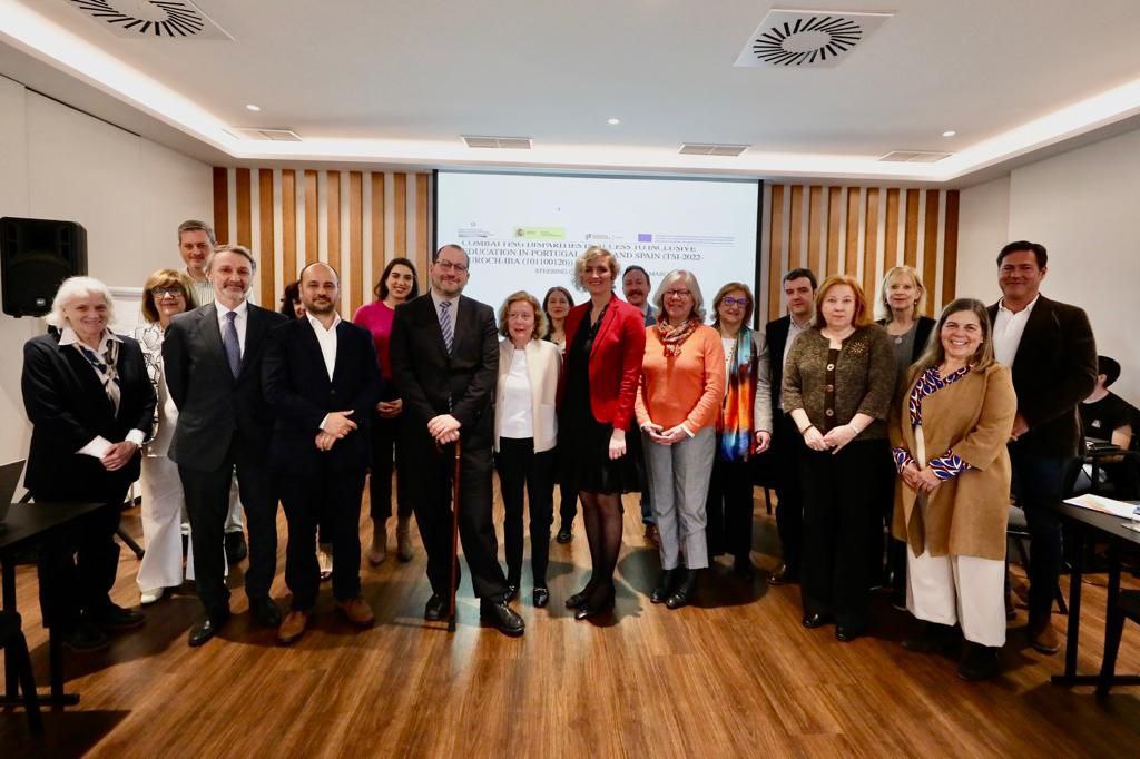 👏Inspiring discussion on challenges in inclusive #education at national &amp; regional levels in 🇵🇹, 🇪🇸 &amp; 🇮🇹, w/ the Minister of Education, Mr. Joao Costa.
🗒️Useful insights by experts from 🇸🇪, 🇫🇮 &amp; 🇳🇴, working with us and 🇪🇺Agency for Special Needs and Inclusive Education (EASNIE).