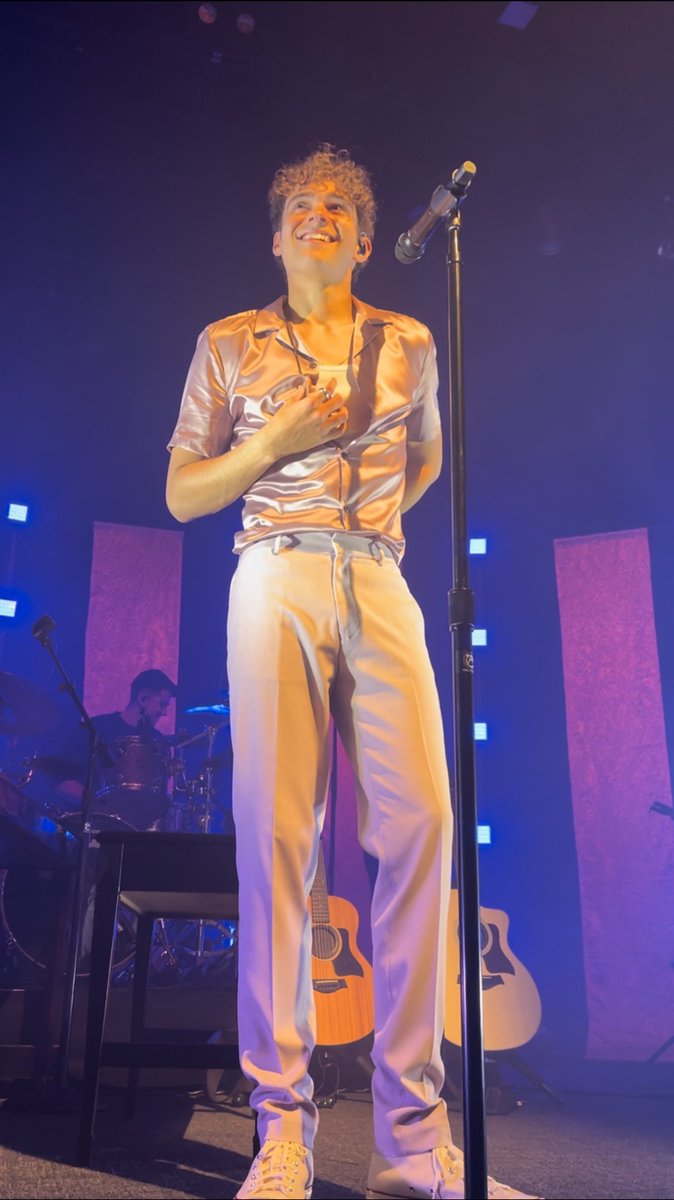 rideshome's tweet image. why does no one talk about how cute his nose is