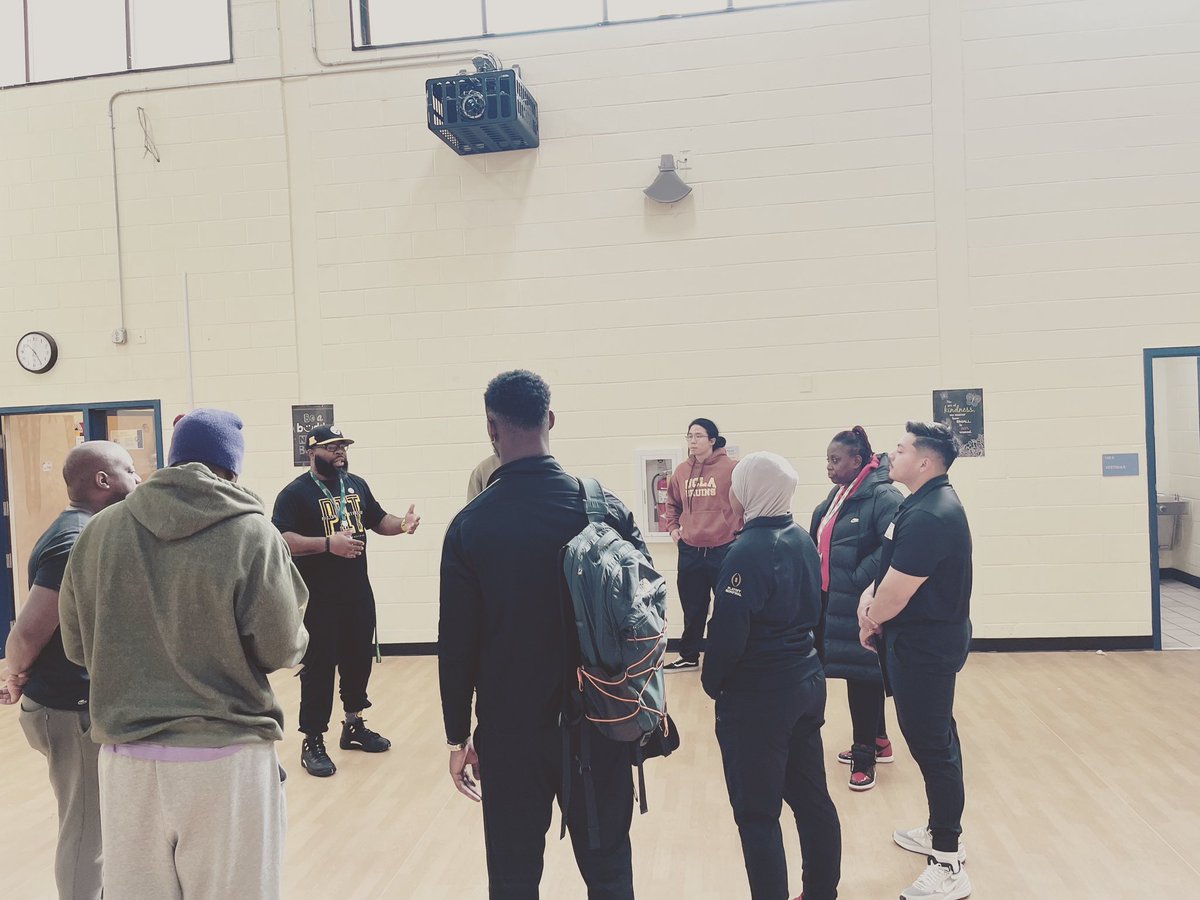 TeachAmey's tweet photo. Had the pleasure of having students from the Georgia State University HPE program come to @BethuneES to conduct their practicum teaching assignments. Thanks to my fellow Fulton County HPE for coming out to observe and provide the students with positive feedback @FultonCoSchools https://t.co/nsYZVTKQv9