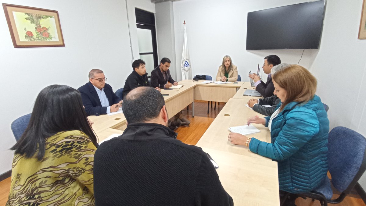 ESAPOficial's tweet photo. La #TerritorialNariñoAltoPutumayo y la @UpecCarchi se reunieron para aunar esfuerzos de cooperación en temas académicos, científicos, tecnológicos e investigativos, en pro del fortalecimiento de la administración pública entre Colombia y Ecuador.

¡En #SinfoníaConElCambio 🇨🇴! https://t.co/JHFUtCKaz5