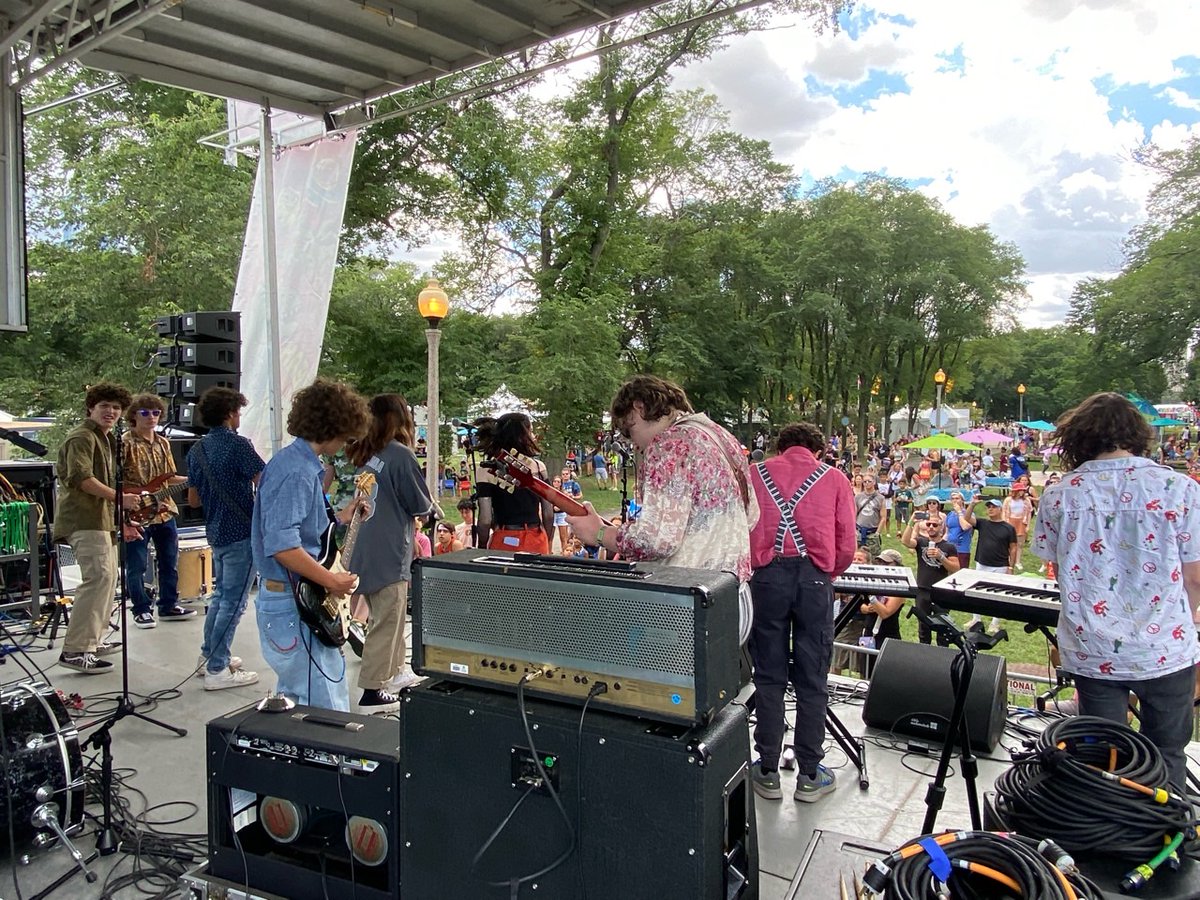 SchoolofRockUSA's tweet photo. The Lollapalooza lineup has dropped! 🌆

Here are some throwbacks of our students at #kidzapalooza last summer 🤘

#lollapalooza #schoolofrock #lollalineup https://t.co/P2uyBYrR01