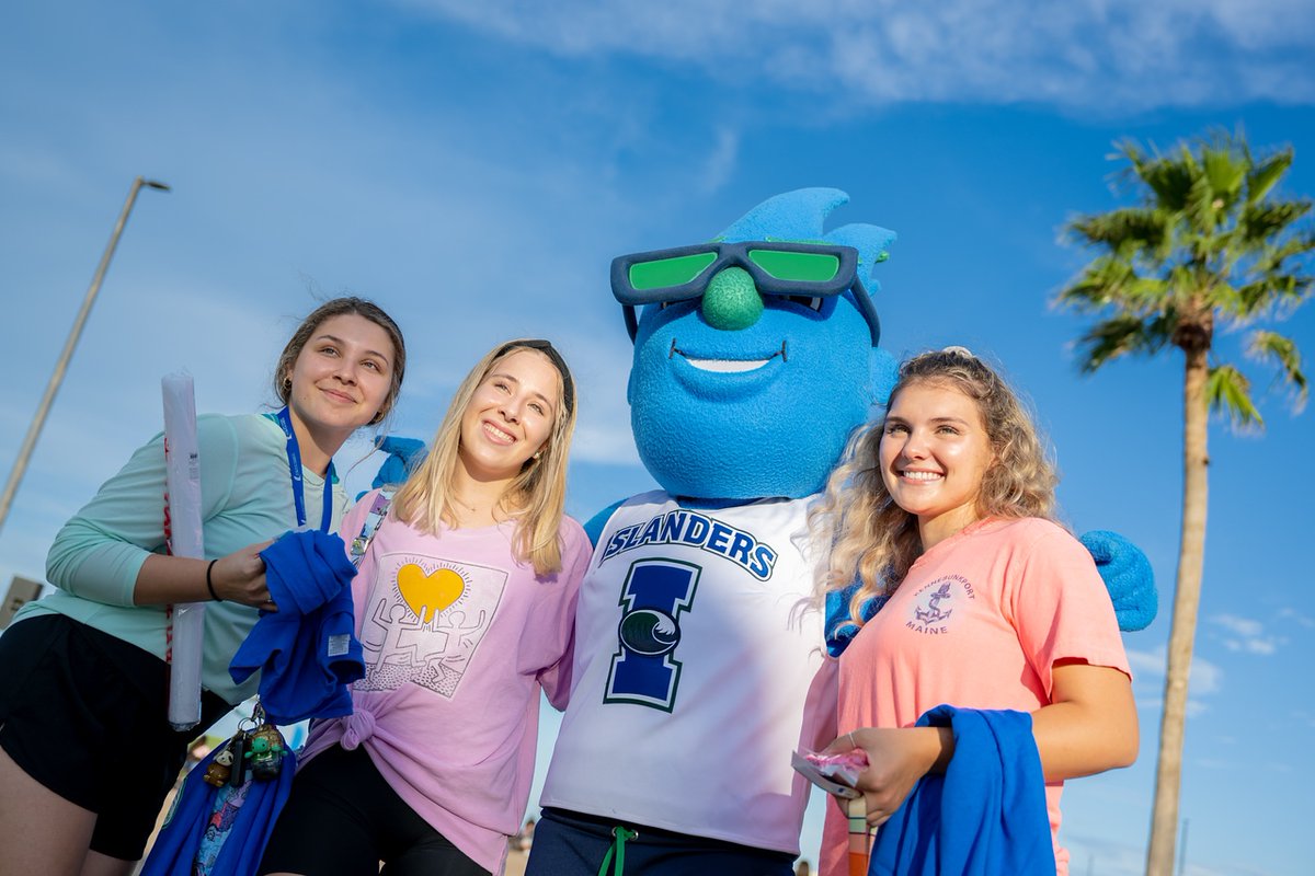 It's a great day to be an Islander💚💙⁠
⁠
#tamucc
