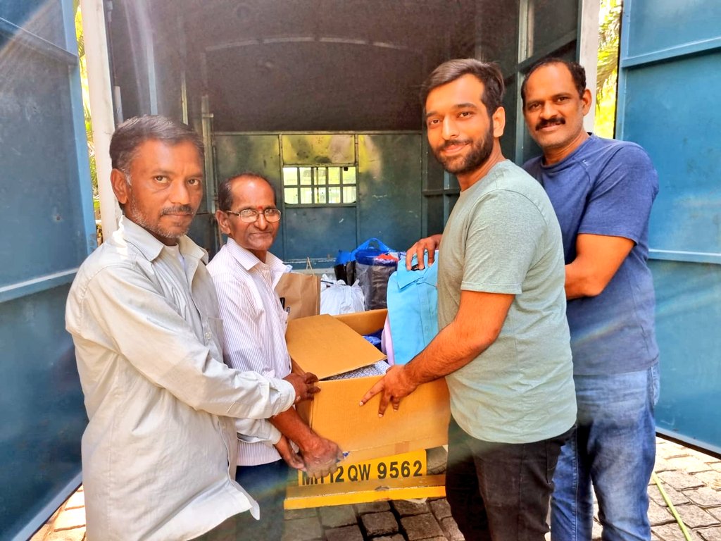RostrumIndia's tweet photo. We are delighted to announce that @BonzaiTweets conducted an inkind donation activity under CSR and donated over 100 kg of clothes and other inkind material to @RostrumIndia! We are thankful for their generous contribution. #CSR #Donations #Smiles #gratitude https://t.co/PW1CPWg9ZB