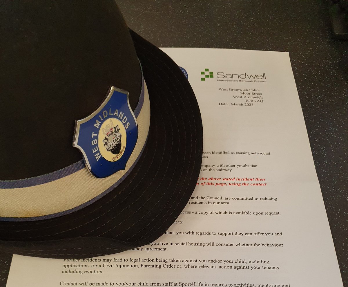 OldburyWMP's tweet photo. Another antisocial behaviour letter ready for delivery following issues on Lion Farm estate. Antisocial behaviour of any kind will not be tolerated #notonmypatch #partnershipworking @SWPartnerships @SandwellPolice @sandwellcouncil https://t.co/0b2frlaE41
