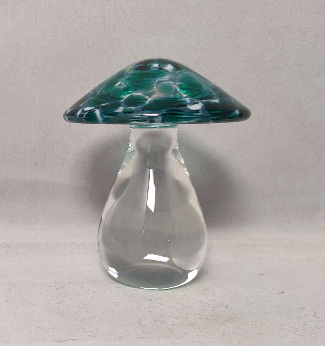 Silverdragon762's tweet photo. Excited to share the latest addition to my #etsy shop: Pretty Vintage Collectable Selkirk Glass Mushroom Paperweight https://t.co/AoLbOvzXyq #glassmushroom #selkirkglass #glasspaperweight #collectableglass #glass #silverdragonfinds https://t.co/pLHjLBGuND