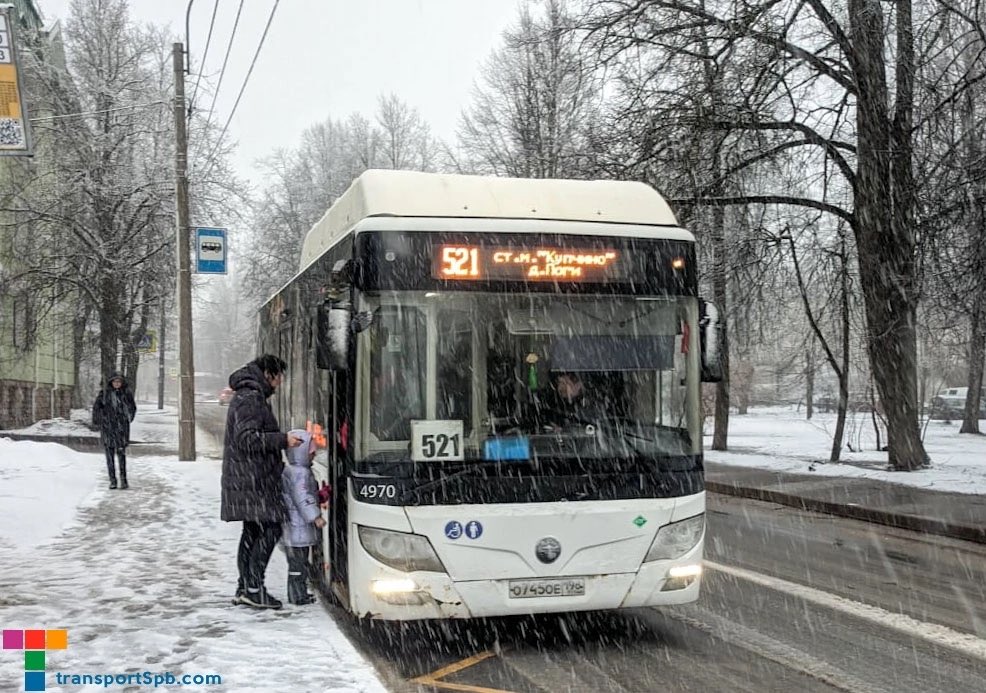 На этой неделе обновился подвижной состав на областном автобусном маршруте №521. Вместо автобусов среднего класса марки ПАЗ вышли десятиметровые полунизкопольные автобусы большого класса модели Lotos-105.