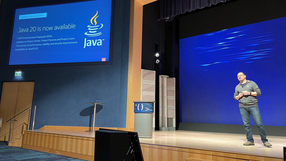 Sharat_Chander's tweet image. It’s now official!

@gsaab announces the availability of #Java20 at #OracleDevLive