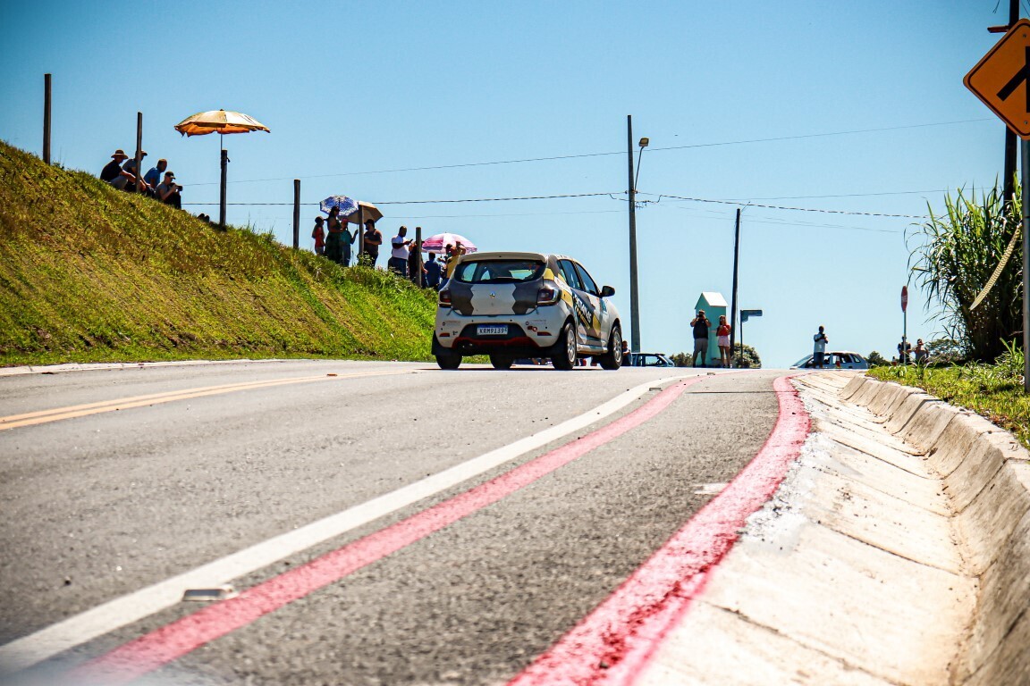 octanas's tweet photo. No último domingo, 19 de março, nosso Sandero RS Rally 4 foi o Racing Taxi no 1º Friends Hill Climb Araucária. 

Fotos: Karil Soar (@knsvideomaker) 

#FriendsHillClimb #HillClimb #motorsportmarketing #eventos #imprensa #press #octanas #altaoctanagem #SanderoRS #Rally4 https://t.co/NtcQ1UaGGq