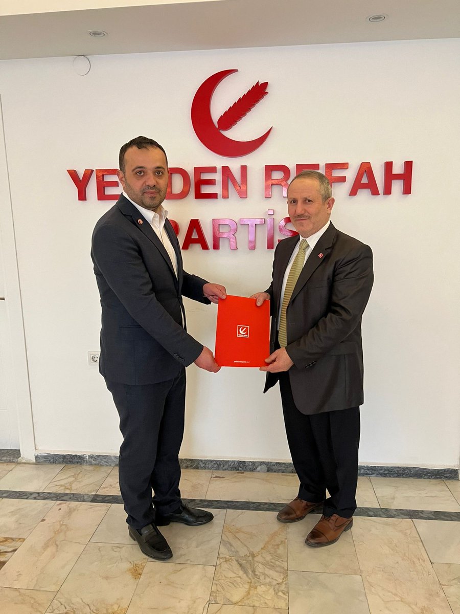 CepilCevdet's tweet photo. Maşallah SÖGÜT başkanımız kendisine yapılan ricaları kırmayarak milletvekili aday adaylığı başvuru dosyasını genel başkan yardımcımıza teslim etti.
Çıktığı yolda yanındayız. Hayırlı olsun sayın vekilim.. https://t.co/SJHmp5PY2N