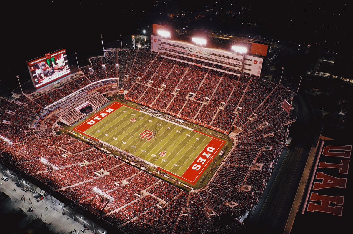 JaydenJackson65's tweet photo. After a great call with @CoachPowell99 I am truly blessed to be offered by @Utah_Football. I want to thank the dline coach for this amazing opportunity. I also want to thank God and my mom for everything. https://t.co/ol84BWmywM