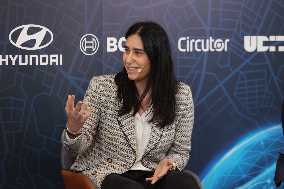 Business Insider España (@biespana) on Twitter photo "El reto será replicar ecosistema de entretenimiento que tenemos en el móvil o en casa pero en el coche. La clave será quién dominará ese ecosistema y cómo será, desde luego algo intermedio entre casa y el móvil". Laura Ferrer de <a href="/CapgeminiEngES/">Capgemini Engineering España</a> "El reto será replicar ecosistema de entretenimiento que tenemos en el móvil o en casa pero en el coche. La clave será quién dominará ese ecosistema y cómo será, desde luego algo intermedio entre casa y el móvil". Laura Ferrer de <a href="/CapgeminiEngES/">Capgemini Engineering España</a>