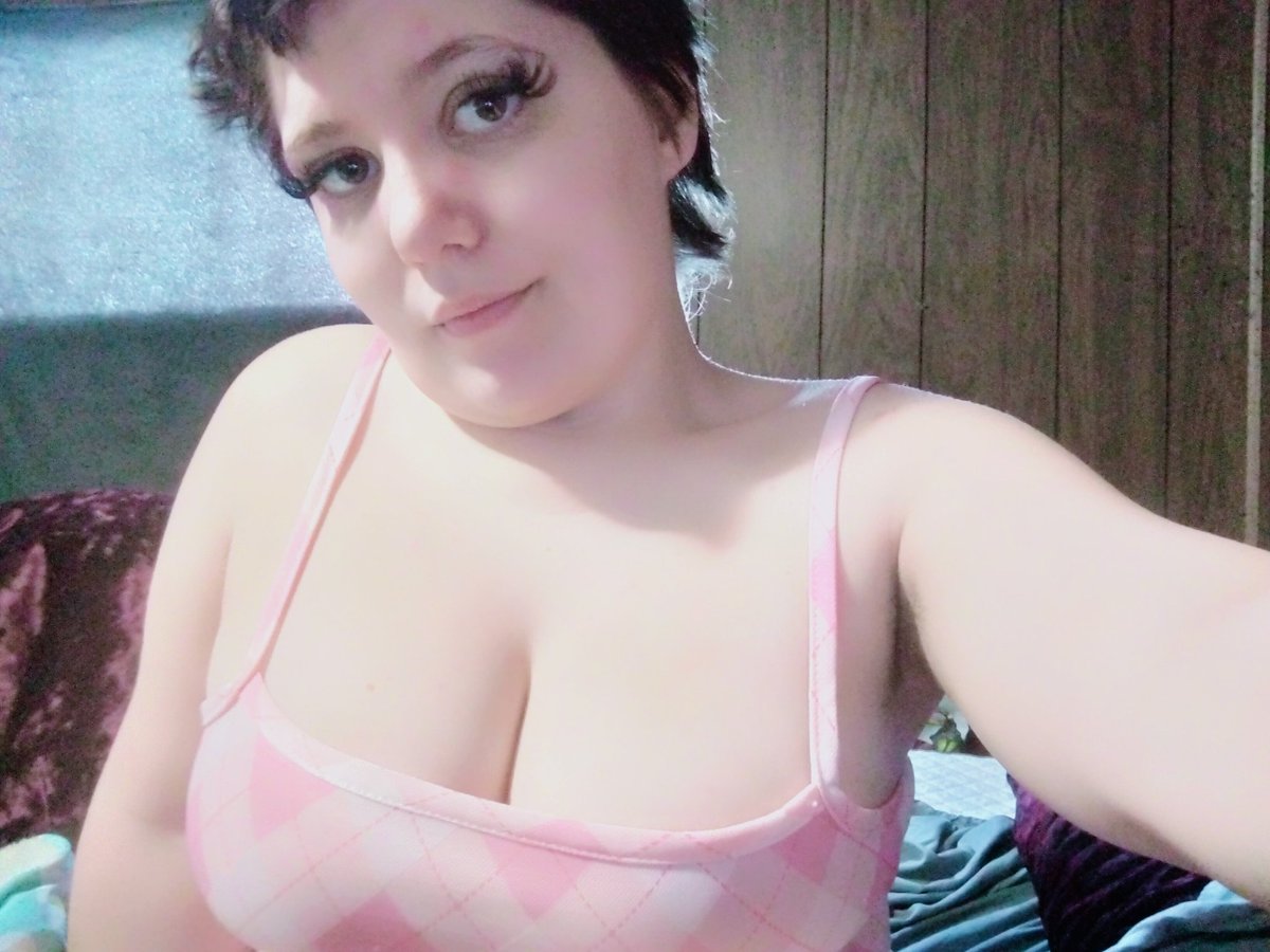 ChibiWaifuRobin's tweet photo. I'm very tired and in need of some shaving. But enjoy my cute chest. This dress is snug. #titties #breastsout #dress #nsfwtwt #sfw #prettyhoes #onlyfans https://t.co/Gal81T1Uqc