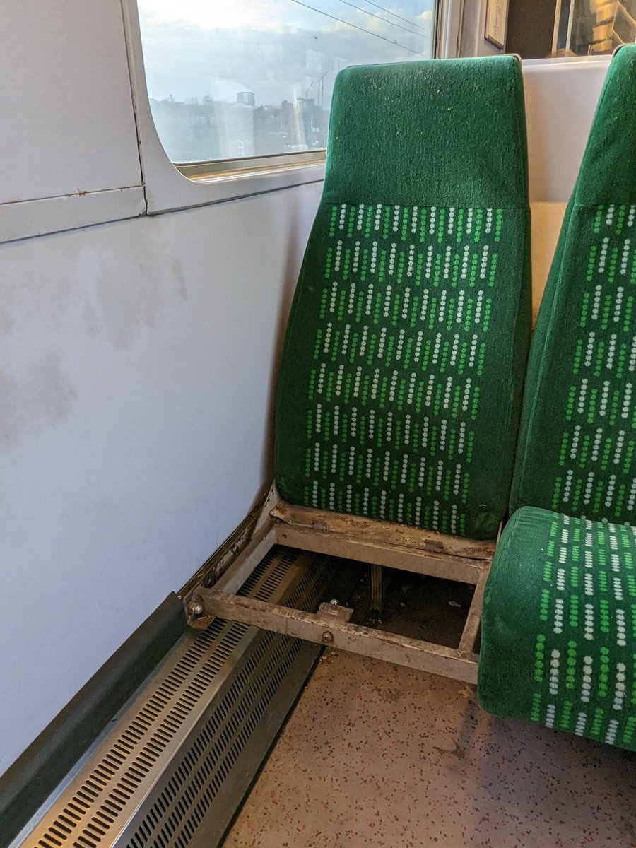 neilambrose's tweet photo. @LNRailway this is the state of the 'seats' in the rolling stock you are using between Euston and Berkhamsted. How can this be acceptable? https://t.co/0hoFACEYNl