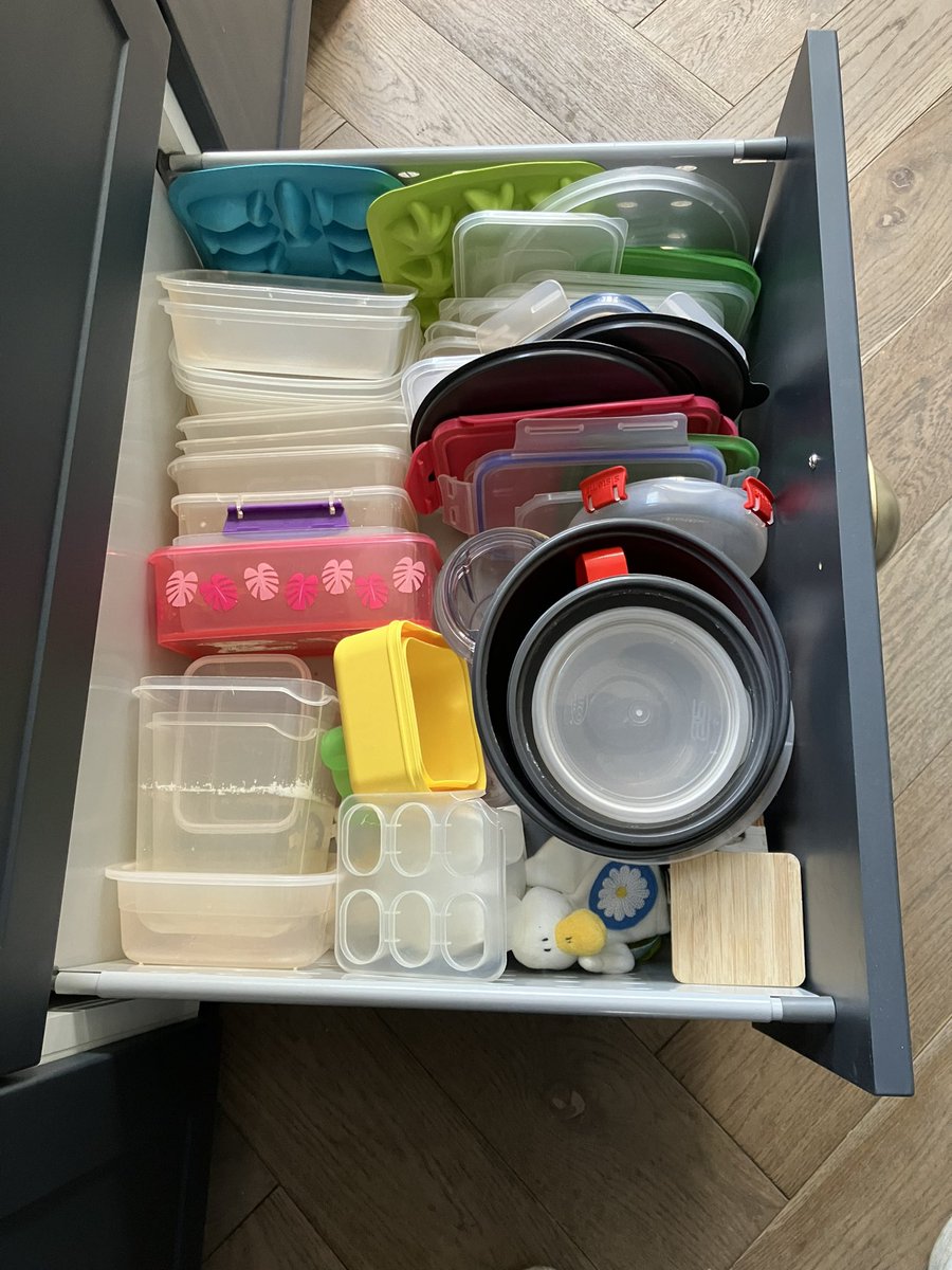 Almost as proud of this achievement as my gardening feature being published in @TheSun today #proud #tupperwaredrawer #tupperware  #GardeningTwitter #kondo