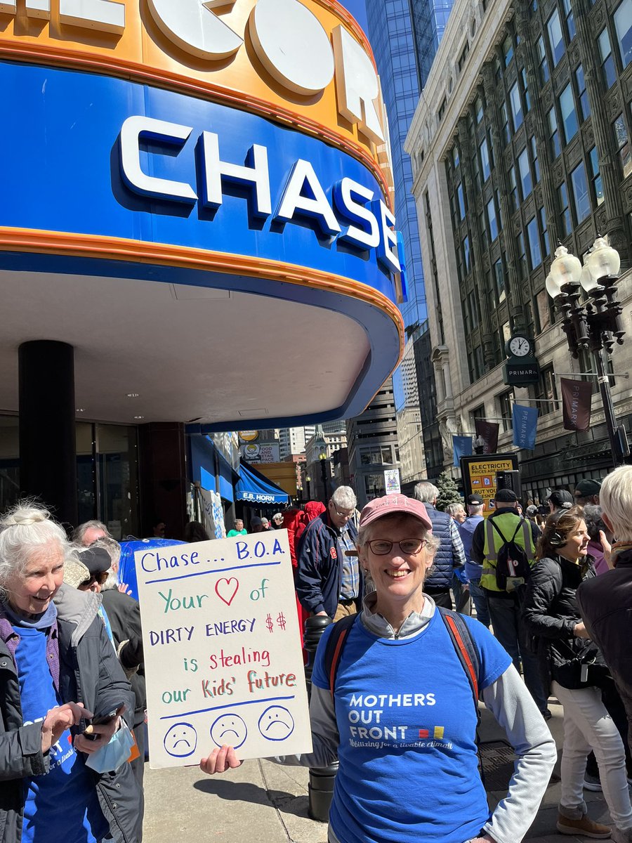 #StopDirtyBanks, #ActOnClimate
@Citibank @WellsFargo, @BankOfAmerica @Chase @jpmorgan Your addiction to dirty fuel is creating #ClimateChaos You need to invest in Renewable Energy, create jobs and heal the planet! 
 @ThirdActOrg @StopMoneyPipe