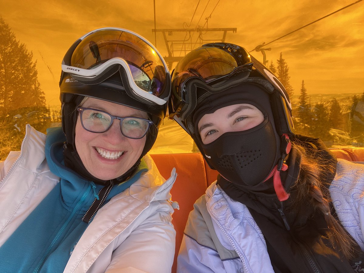 MillerRosePhoto's tweet image. Fun weekend for the most part, some teenage drama 🙄 It’s been 3 years since I’ve skied, due to covid then my back but it was great! Legs were on fire day 2. #perksofthejob #parkcity #utah #blessed