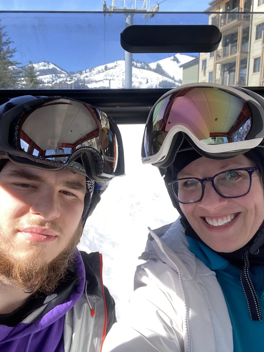 MillerRosePhoto's tweet image. Fun weekend for the most part, some teenage drama 🙄 It’s been 3 years since I’ve skied, due to covid then my back but it was great! Legs were on fire day 2. #perksofthejob #parkcity #utah #blessed