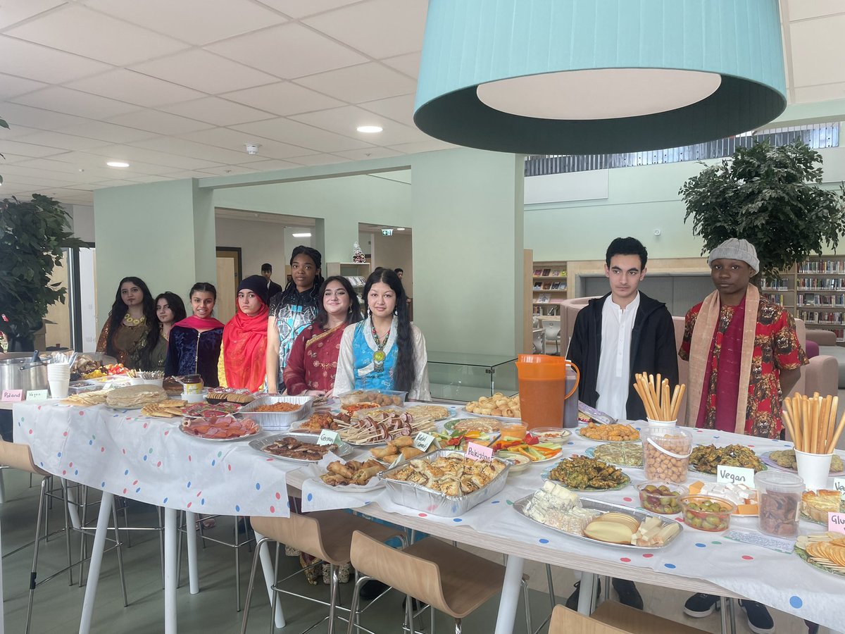 MissWalkerlangs's tweet photo. ⚫️🔴 Castlebrae Culture Day 🔴⚫️
What an effort from pupils across the school sharing their culture + heritage! Lots of yummy food, beautiful clothes + fun music enjoyed by all! Thank you to everyone who helped make today amazing! Pupils already making plans for next year! https://t.co/MazUMhNcu4