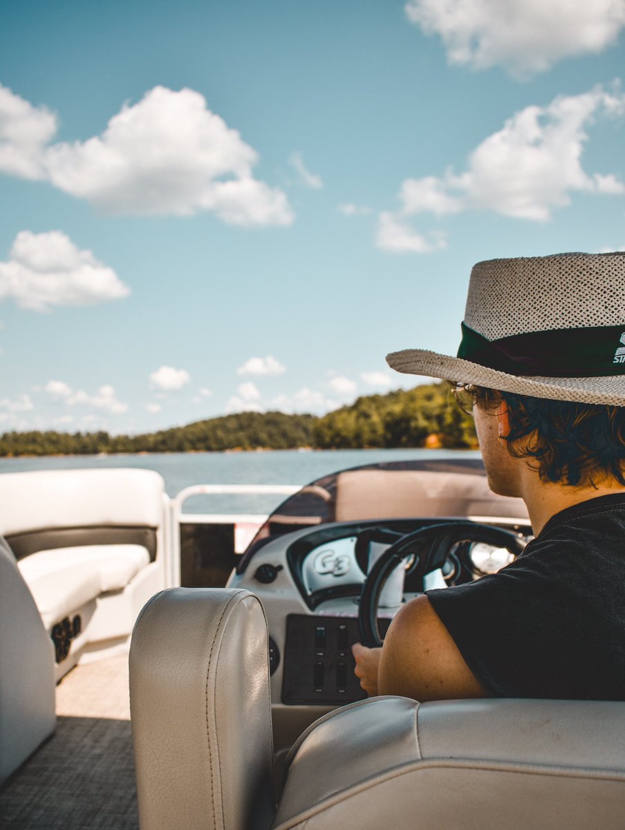 Spring is in the air 🌸

Let’s get out on the water and enjoy the warmer weather! 🚤

#HiTide // #BoatLifts // #Boating // #Lifestyle // #Florida