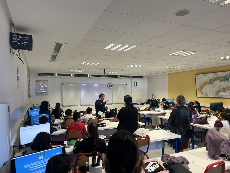 Lycée français Descartes AEFE Rabat tweet media