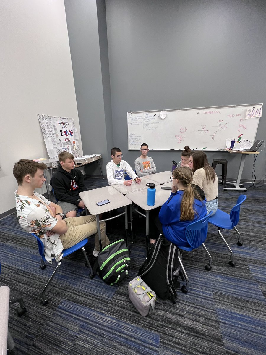 DavidRath93's tweet photo. LB Senior Habitudes leaders passing their wisdom down to the Sophomore Habitudes leaders.  Leaders teaching leaders!  @LBLocalSchools @GrowingLeaders #Habitudes #leaders @LibertyBentonHS #PassTheBaton @TimElmore https://t.co/qgsekZqism