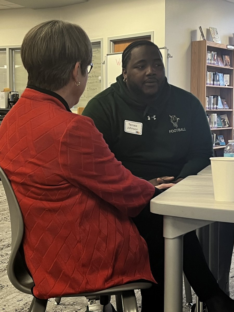 “Changing lives and making people smile was what I wanted to do.” -Terrale Johnson, a SMS Paraeducator telling @GovLauraKelly why he wanted to be a paraeducator. #OneShawneeMission