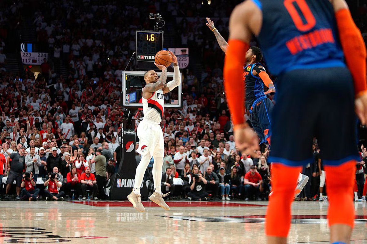BlazeEnthusiast's tweet photo. Most shots made from behind 30 feet since 2012:

— Damian Lillard (190)
— Steph Curry (96)
�� James Harden (40)

🤯

#RipCity l @trailblazers https://t.co/BVP6w7PNMt