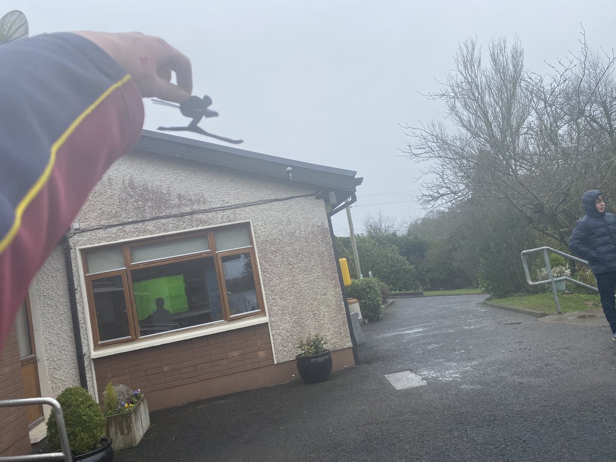 cratloens's tweet photo. Fun with photography and silhouettes in Rang a Sé today looking at the work of #Paperboyo and trying out our own ways of being creative with our surroundings and perspective . https://t.co/hWkplPE0Us