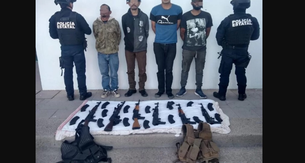 aisdmx's tweet photo. Este lunes, personal de la @SEDENAmx fue atacado por sujetos armados a bordo de varias camionetas en #Pinos, #Zacatecas. Los soldados repelieron el ataque y en una movilización posterior lograron la liberación de 14 personas secuestradas. 

https://t.co/4G1EKYRYAU https://t.co/kRAkyjWnSQ