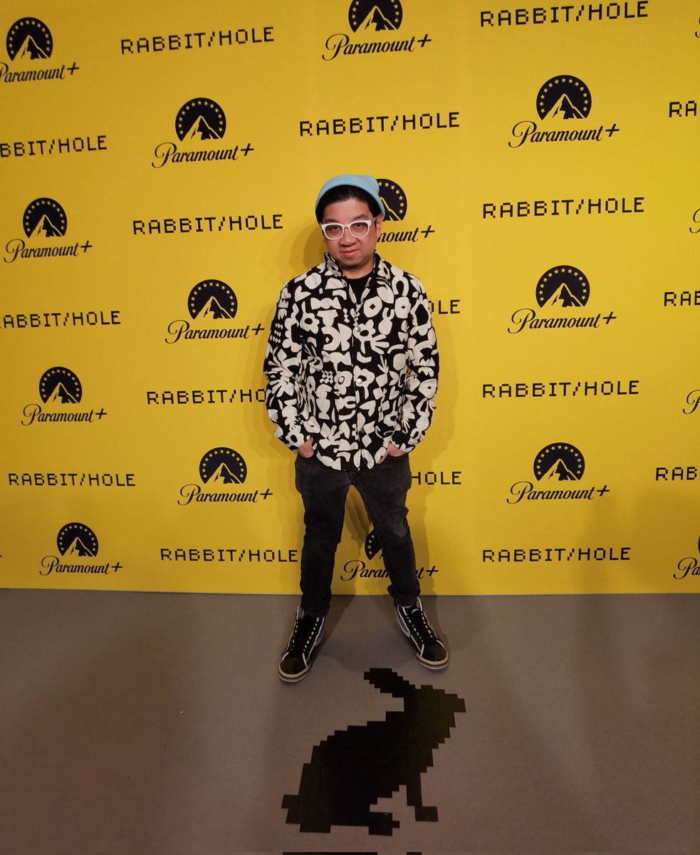 MoVernie's tweet photo. The #RabbitHoleSeries premieres on March 26th on #ParamountPlusCA
Special thank you to @pinkdreams.inc + @paramountplusca for having me for this special Exclusive VIP event.
#KieferSutherland #Kiefer #ParamountPlus #ParamountPlusPartner #PinkDreamsInc #ExclusiveVIP #VIP https://t.co/7drI7FHxXK