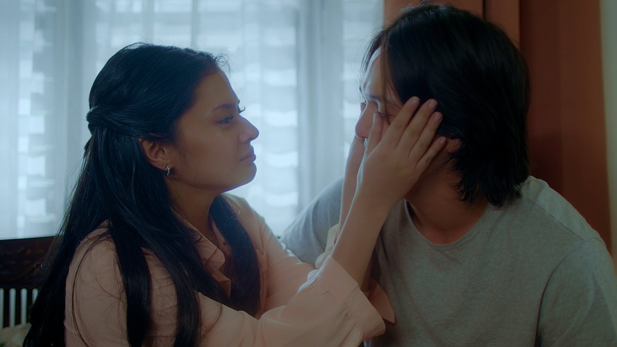 rndmyap's tweet photo. this scene felt so natural and i did not even feel that they were just acting. ang galing ng iyakan scene nila here, para talaga silang mag-asawa na nagkaroon ng big arguments 😭
#TheWriteOneTypeWriter https://t.co/OG5Zlkvlmc