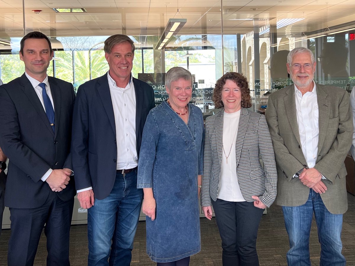 #NATO DIANA Chair Barbara McQuiston and Vice Chair Imre Porkoláb met with <a href="/StanfordGKC/">Stanford Gordian Knot Center</a>  to examine the future of cooperative defense innovation.
Thanks to <a href="/sgblank/">steve blank</a> <a href="/JoeFelter/">Joe Felter</a> <a href="/Gottemoeller/">Rose Gottemoeller</a>, and our NATO partners for driving modern transatlantic security.