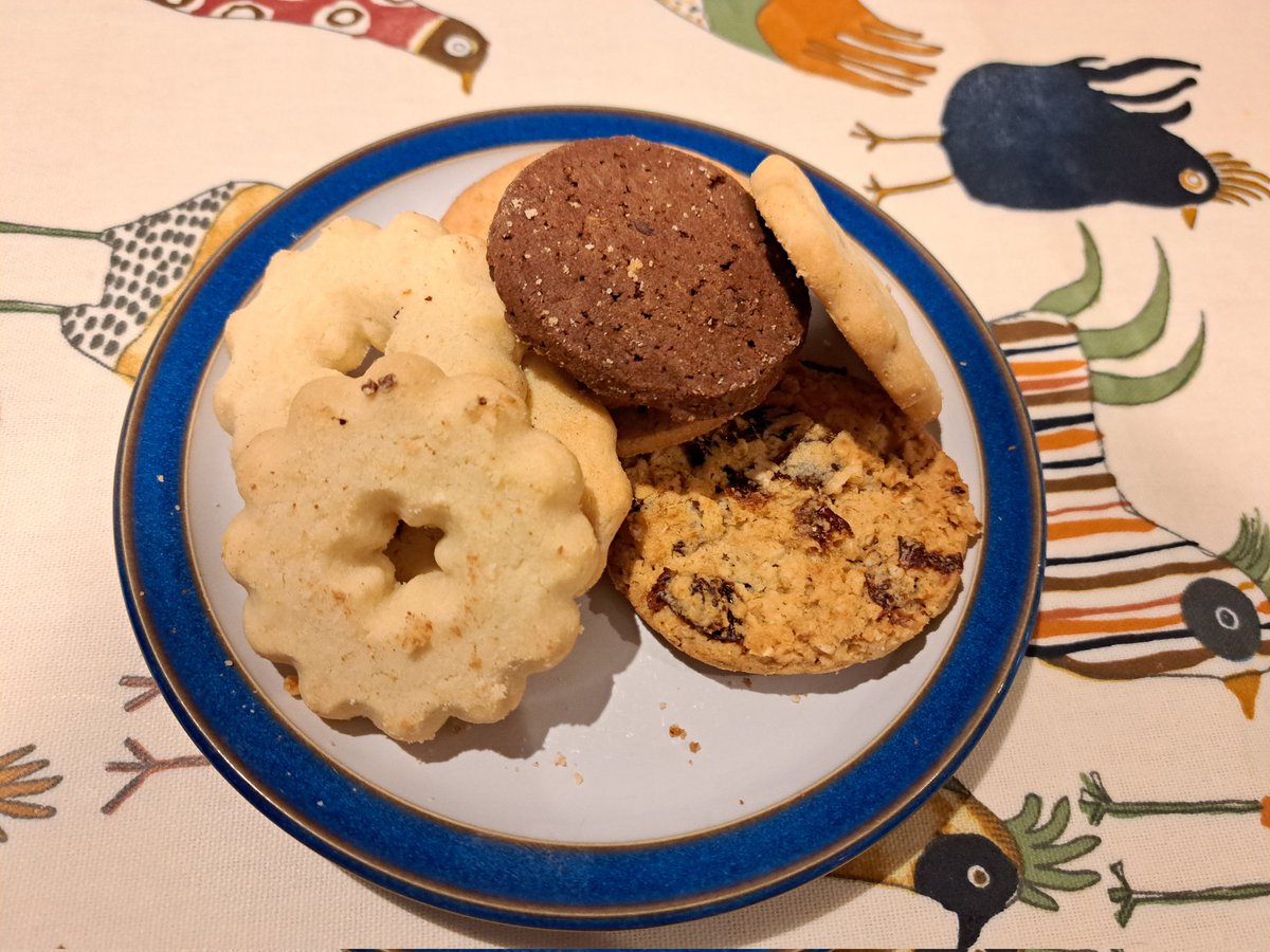 CurateDurrant's tweet photo. I love our monthly Sunday Station planning meetings (our Benefice Family Service)!
Not only for the biscuits, but much more so for how we come together with nothing but a Bible and prayer, yet discern and plan such amazingly fun and holy services - that's grace. #SharedMinistry https://t.co/TSYbCBpYIM