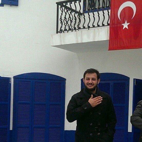 Gördüğüm luzum üzerine;

14 Mayıs’da yapılacak olan Genel Seçimlerde herhangi bir siyasal partiden Aday veya Aday Adayı değilim.😀

Aday adayı olmayan az sayıdaki Şanlıurfalı hemşerilerime başarılar dilerim.😃

2027 yılında Şanlıurfa’da 2 milyon aday adayı olması temennisiyle😂