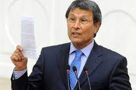 Prof. Dr. Yusuf Halaçoğlu'ndan "ALDATILANLAR" için takat gibi bir yazı!

■TIP okursan karşına insan DNAsının şempanze ile %98 aynı olduğu çıkar...

■BİYOLOJİ okursan karşına evrim çıkar...

■FİZİK okursan karşına BIG BANG çıkar...

■KİMYA okursan karşına elementlerin