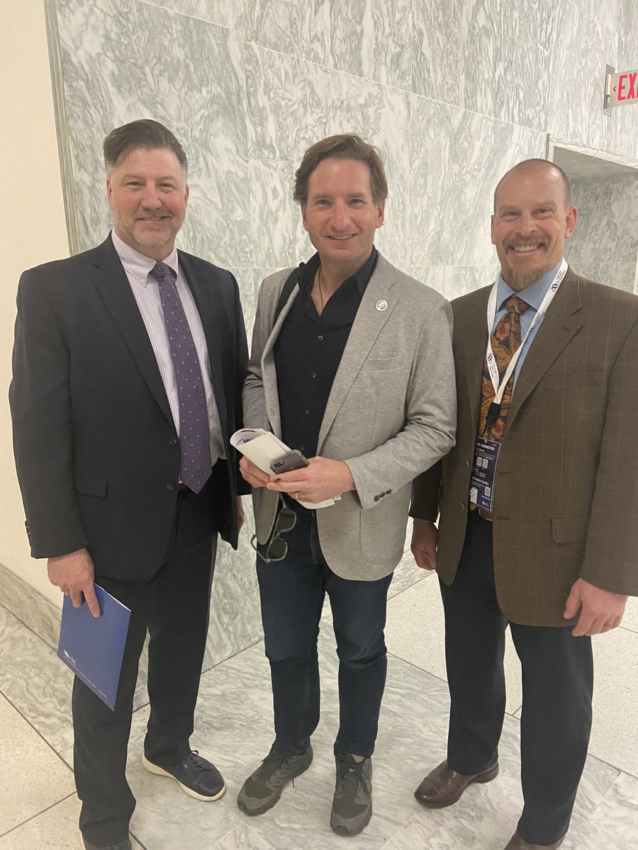 thkuvaas's tweet image. Great running into @RepDeanPhillips! Thank you for taking some time to discuss the safety and soundness of MN banks @MinnBankers @JoeWMBA
