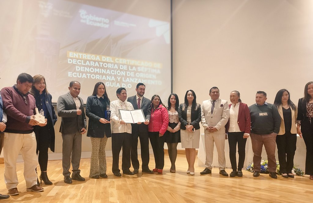 SENADI_Ecuador's tweet photo. Desde el año 2019 se identificó al #Miske como un producto potencial para ser considerado como una denominación de origen. Hoy se convierte en el séptimo producto ecuatoriano que obtiene esta certificación.
#DenominacionDeOrigenEC https://t.co/Aa8zBwf9M7