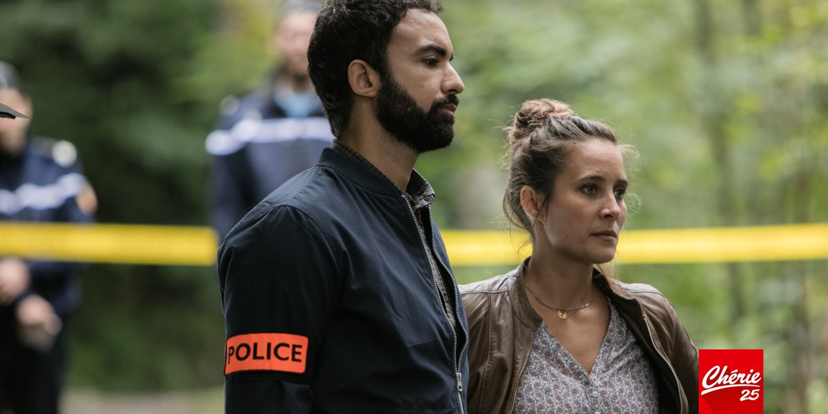 Cherie25tv's tweet photo. À la Bourboule, un homme est retrouvé mort, victime d'empoisonnement. Son ex-compagne, Irène, détient un stock important d'arsenic médical, qui pourrait bien avoir été utilisé par le meurtrier...
📺 #SourcesAssassines 
🕐 Ce soir à 21.05 sur #Chérie25

#JulieDeBona #Fiction https://t.co/wZBz6GETAH