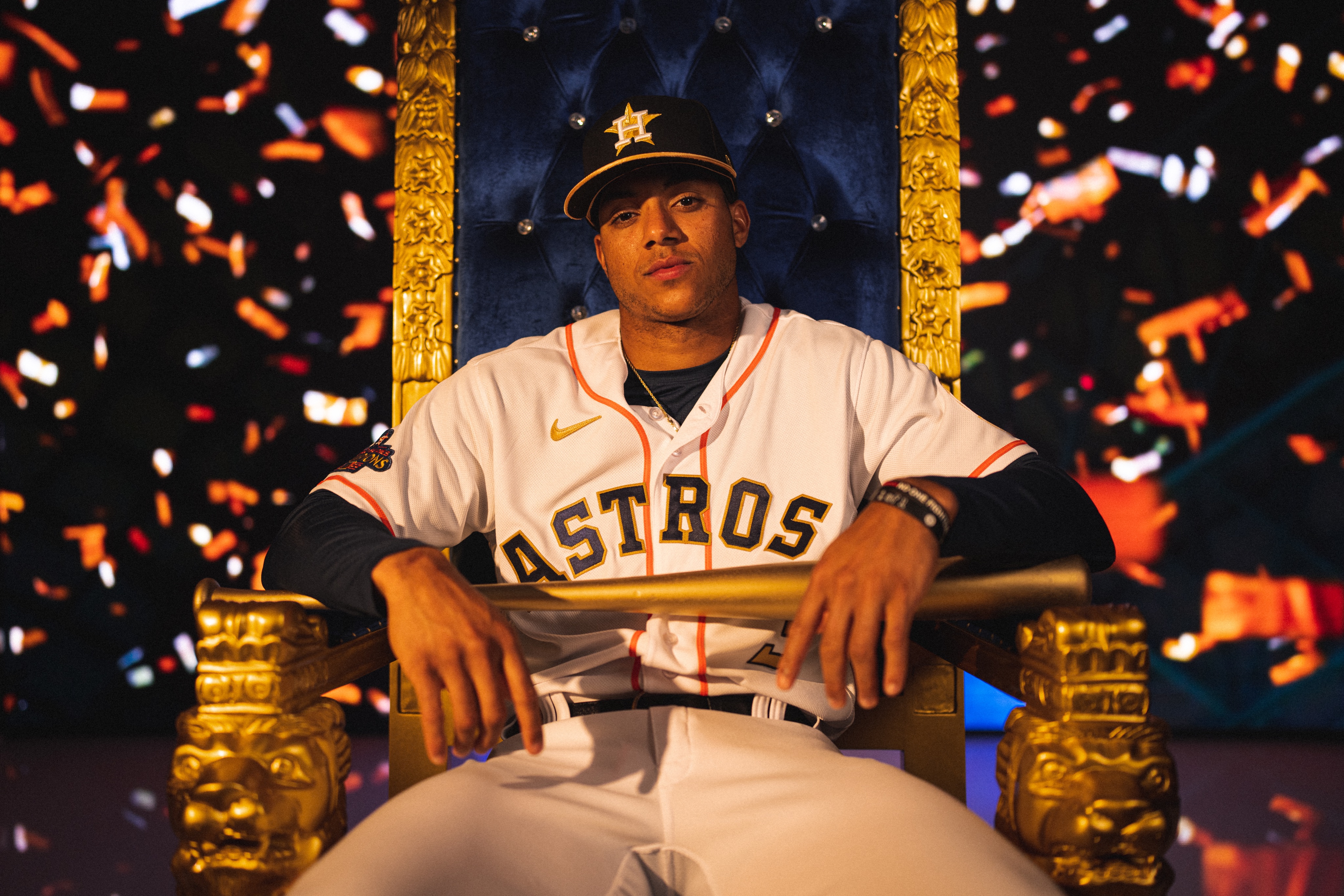 Astros Team Store, Gold