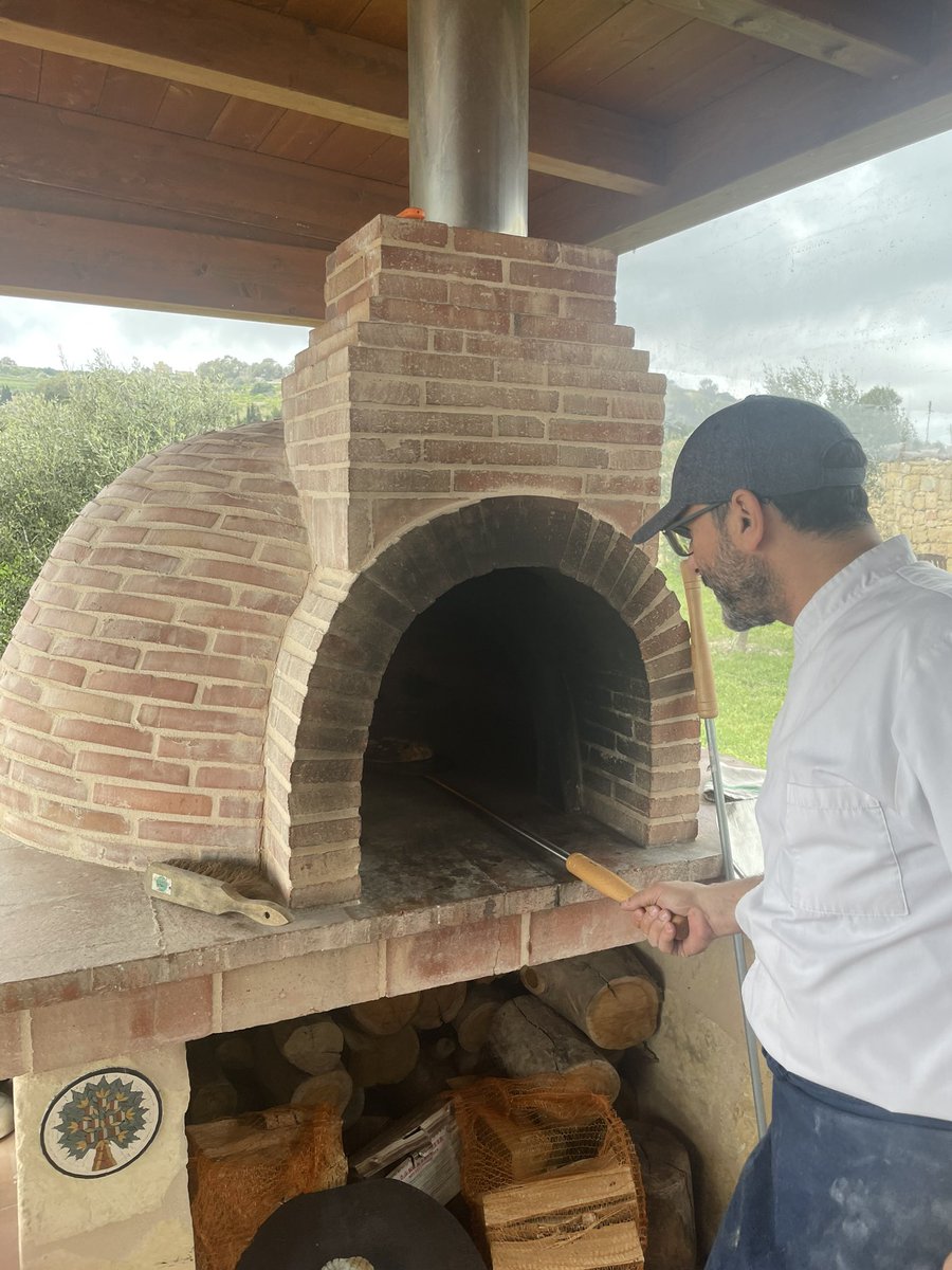 The tastebuds were happy with today’s visit to the Girgenti olive grove, making and, more importantly, eating traditional Maltese ftira under the patient guidance of chef Karl
 @TravWriters @VisitMaltaUK #BGTWMalta #MoreToExplore