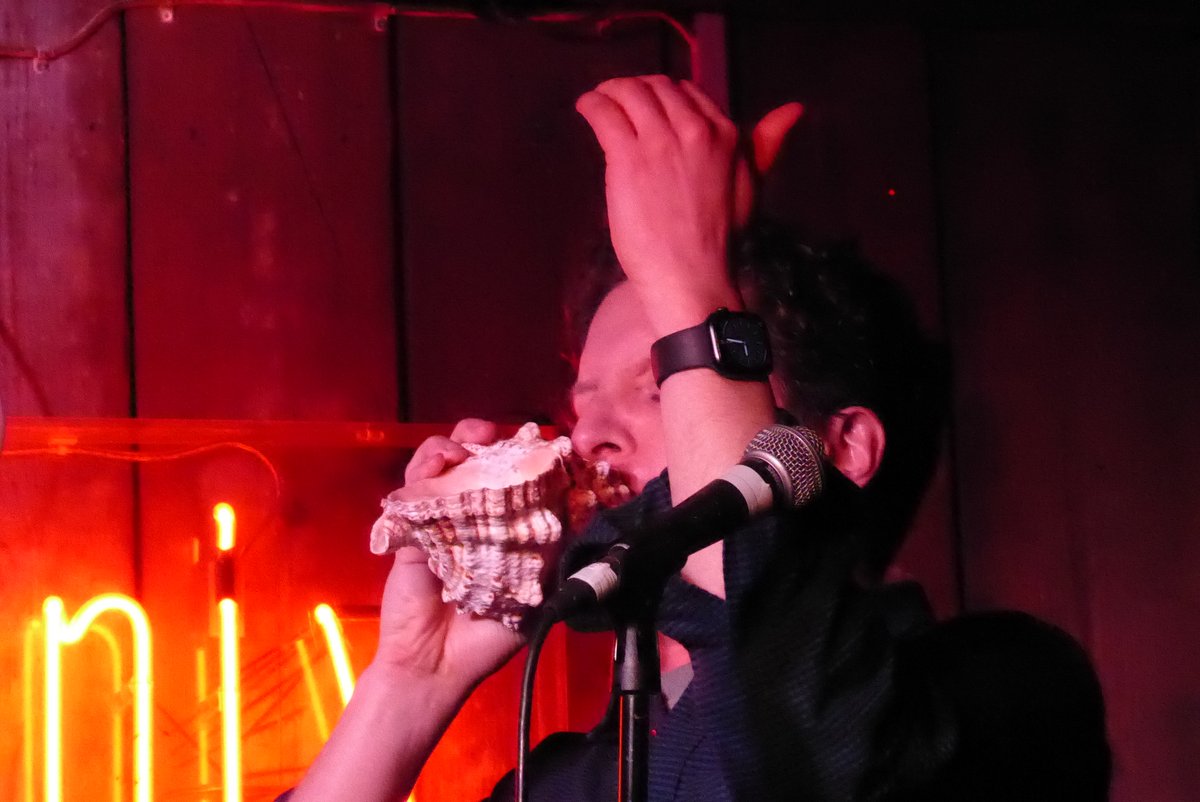 AltComMemSoc's tweet image. Hat-tip to Monday's #ACMS guests, among them the tuneful @bleedingobvs, the well-captioned @bechillcomedian, conch captain @stevepretty (who DOES have more in his life than just shells, he INSISTED), and @katiepritchards with a singing tribute to Julie Walters' Two Soups.