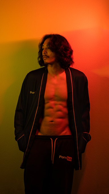 Shoutout to @pornhub for keeping me warm and comfy in these cold and rainy days https://t.co/IGVZbDV<a class="tags" href="/tag/pornhub">@pornhub</a>